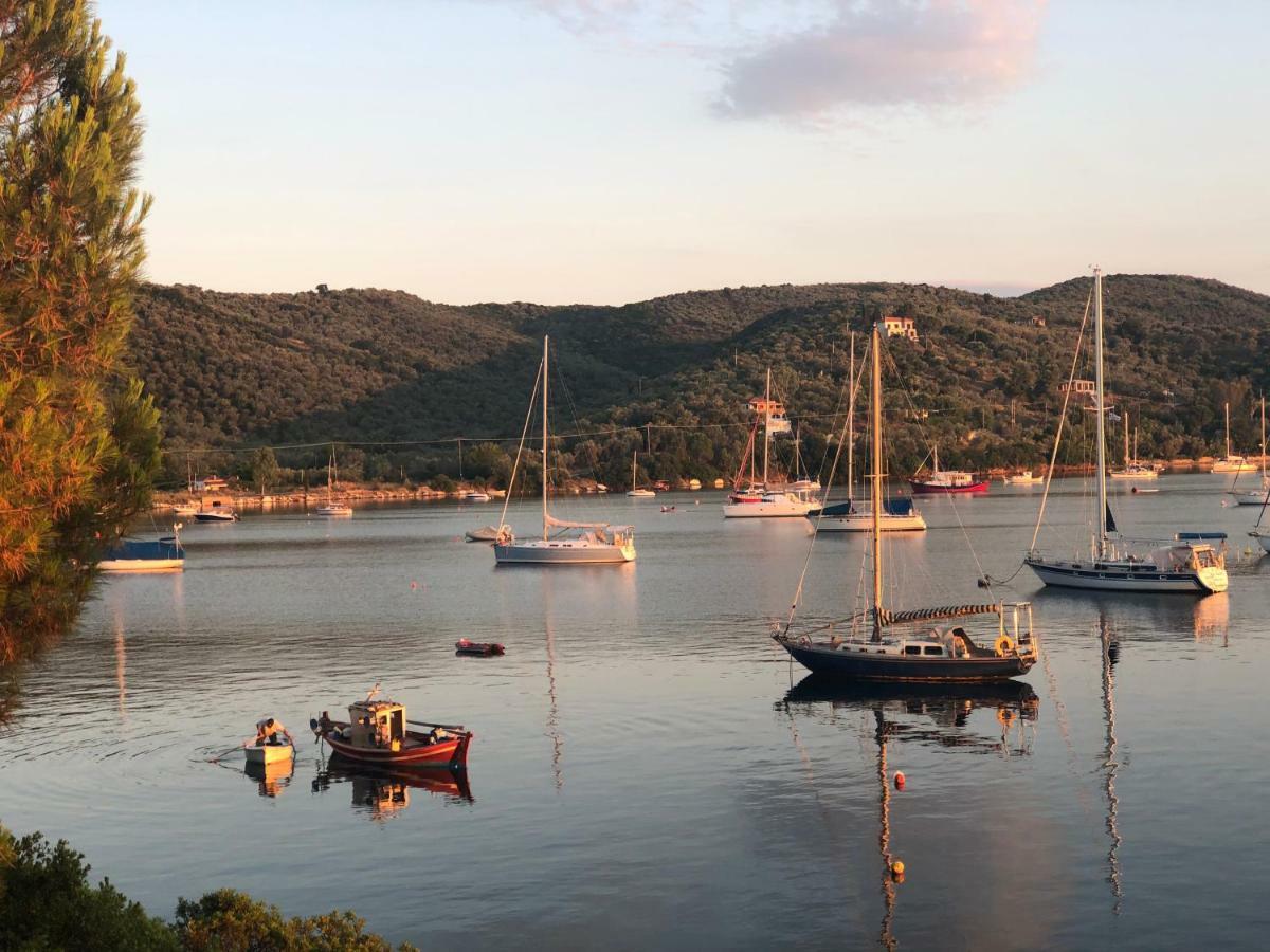 Готель Blue Bay Міліна Екстер'єр фото
